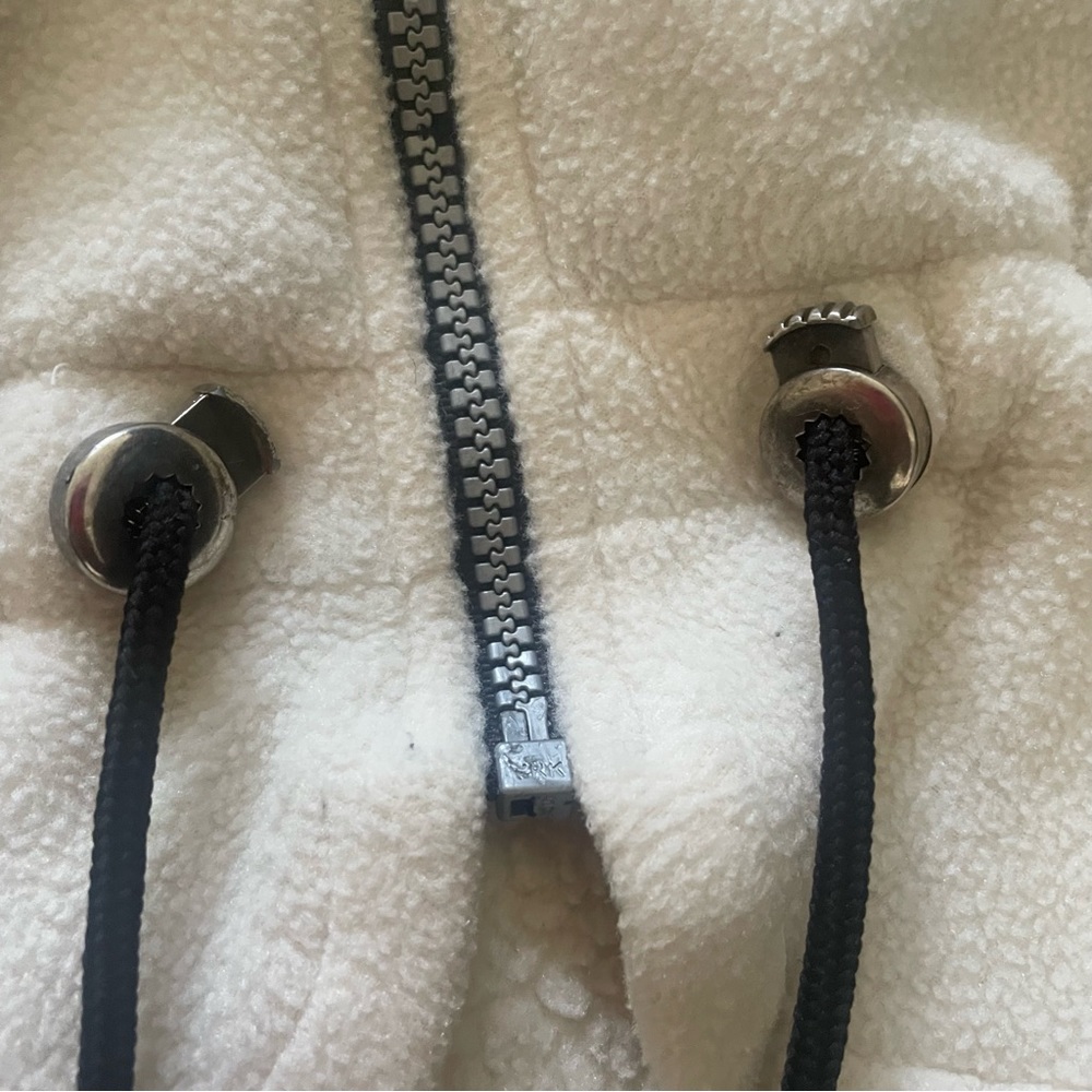 Marker White Fuzzy Jacket size medium snuggly and warm cream color - Picture 2 of 8